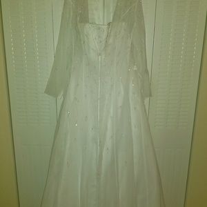 Size 16W - White Wedding Gown w/Duster